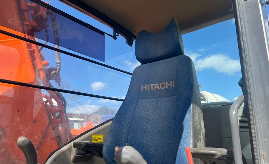 HITACHI