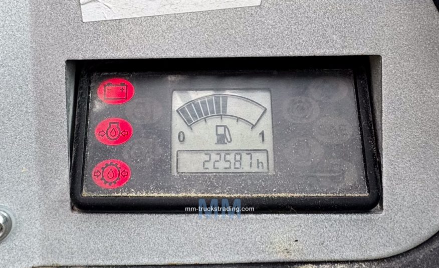 JCB 520 40