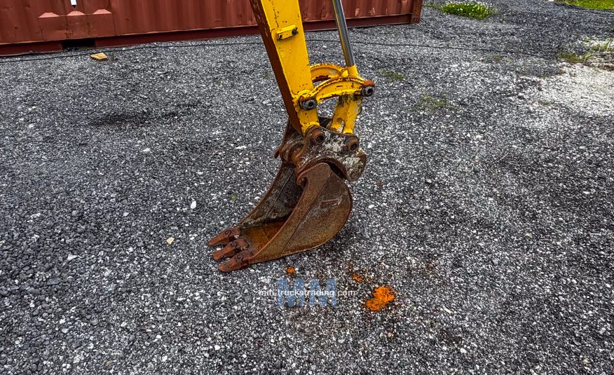 KOMATSU PC35MR-5